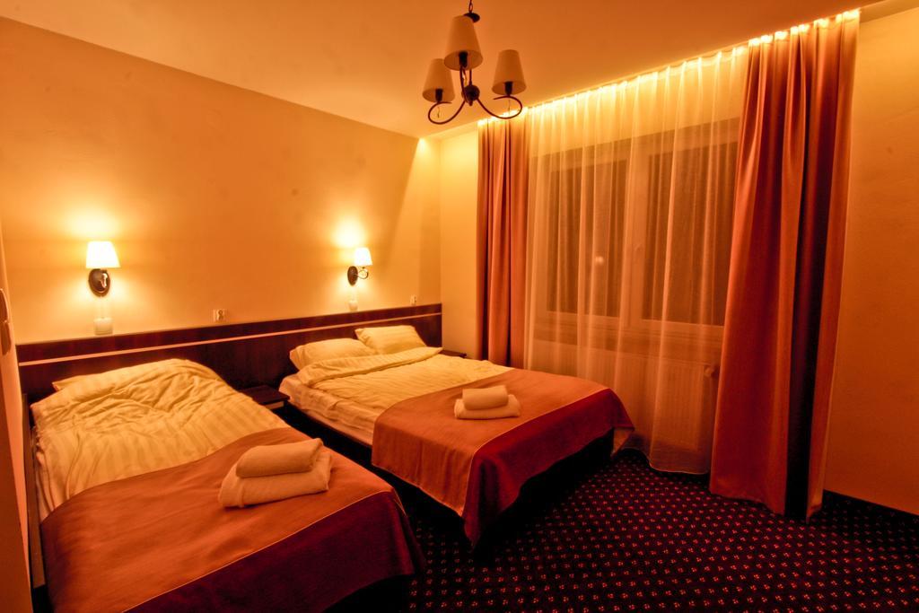 Hotel Milord Pułtusk Extérieur photo