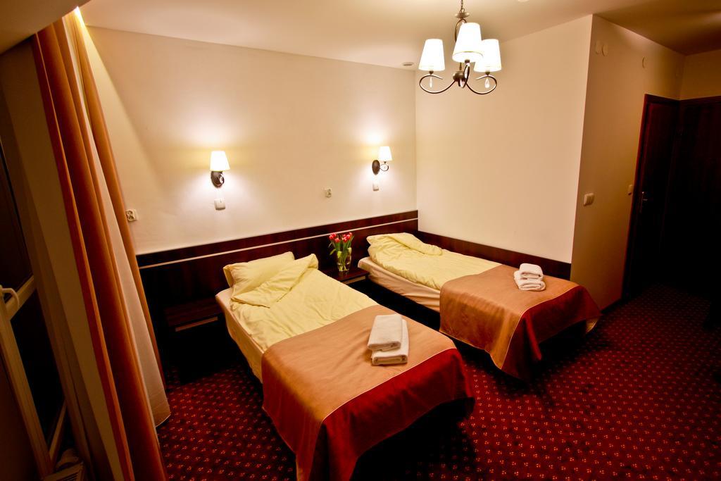 Hotel Milord Pułtusk Extérieur photo