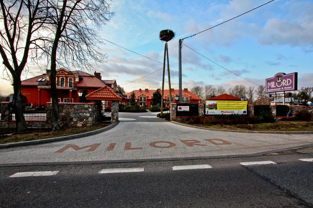 Hotel Milord Pułtusk Extérieur photo
