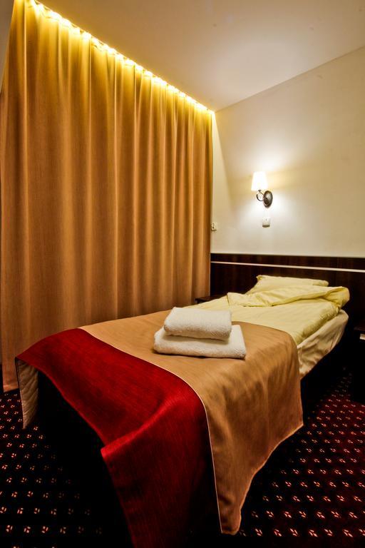 Hotel Milord Pułtusk Extérieur photo